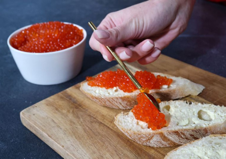 Стало известно, хватит ли россиянам икры на 8 Марта