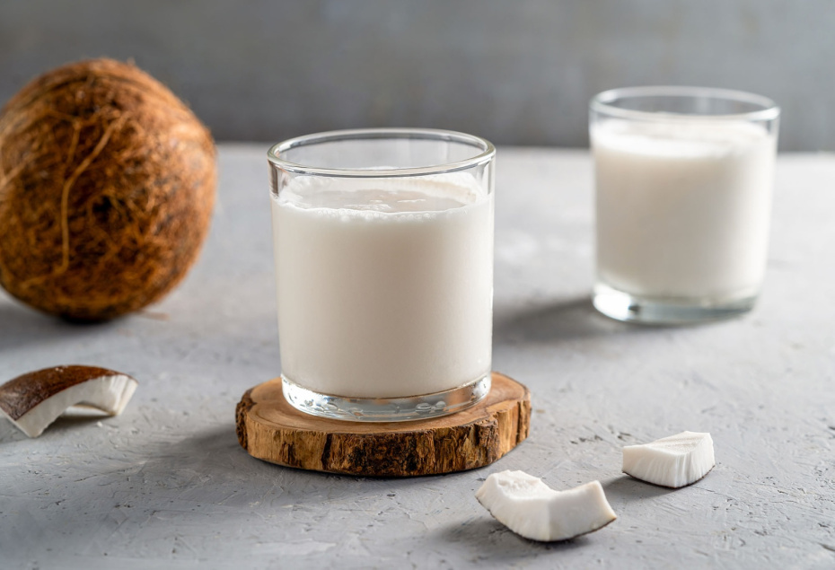 Полный гид по растительному молоку в пост: виды, польза, вред и секреты