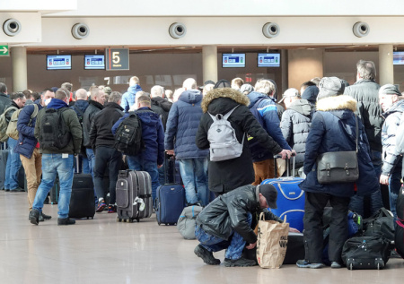 В Пулково задержали десятки рейсов в разные города