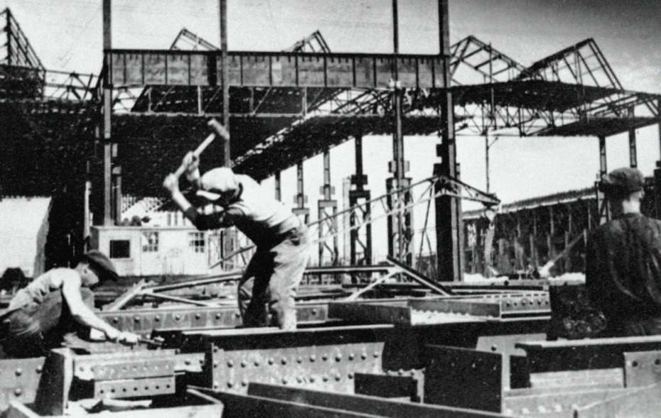 Строительство первых цехов Нижегородского автомобильного завода (НАЗ)