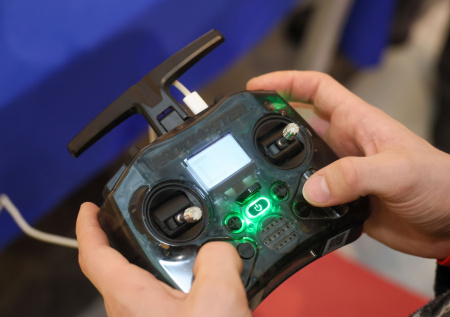 Российские FPV-истребители взяли БПЛА ВСУ на таран и попали на видео