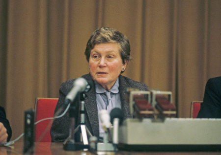 Побег из СССР, онкология, хоспис в США: как жила и умерла дочь Сталина