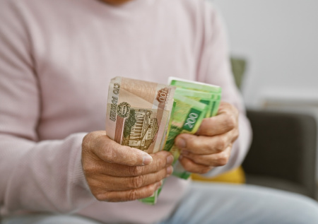 Сотрудница полиции в Чите спасла пенсионерку от мошенников