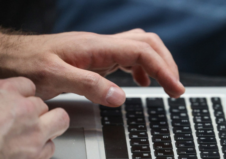 Высланного из Латвии Ланькова внесли в базу «Миротворца»