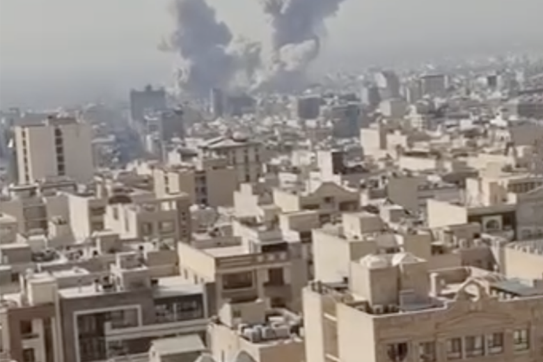 Авиаудары в центральной части Тегерана
