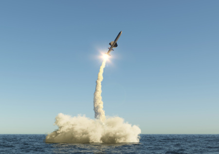 Очевидцы сняли прилеты иранских гиперзвуковых ракет по базам США