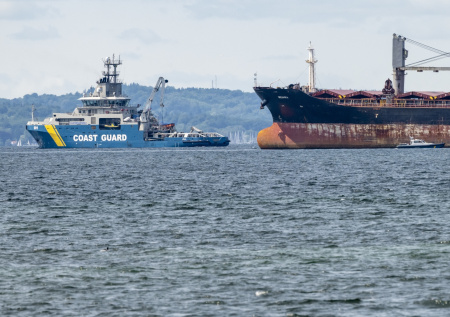 Два грузовых судна столкнулись в Финском заливе