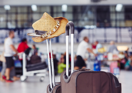 «Из-за войнушки»: российских туристов «заперли» в Маскате