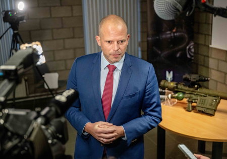 «Захватили танкер»: Бельгия присоединилась к пиратству западных стран