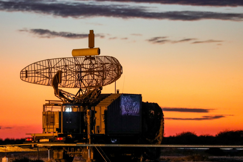 Иранские военнослужащие недалеко от Ормузского пролива