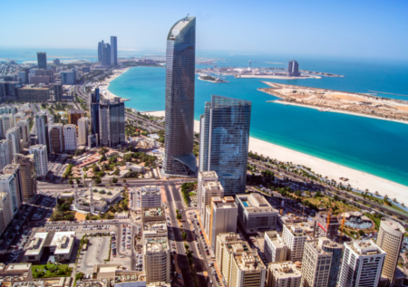 Причал у самого «попсового» в ОАЭ архипелага вспыхнул из-за упавших дронов