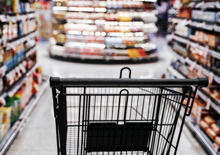 Стало известно, кто «держит» русские магазины в Европе