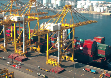 Конфликт на Ближнем Востоке парализовал один из крупнейших портов мира