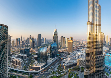 Два человека пострадали после падения обломков БПЛА в Дубае