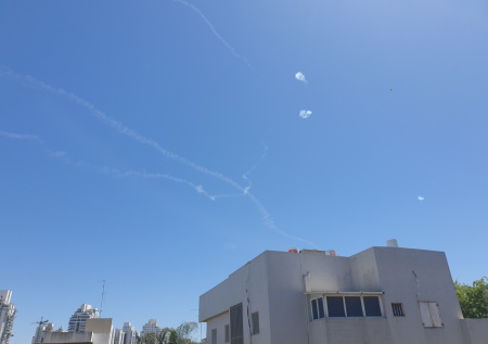 Последствия ракетного удара Ирана в Бейт-Шемеше показали на видео