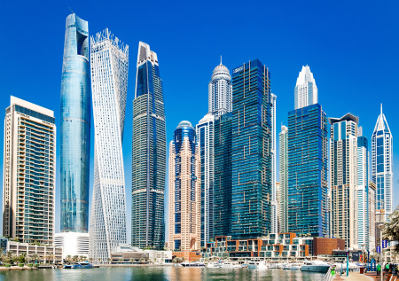 «Город как будто вымер»: улицы Дубая полностью опустели после атак Ирана