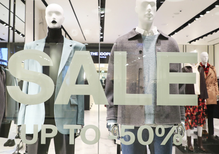 Юрист объяснила, когда можно использовать латиницу на вывесках