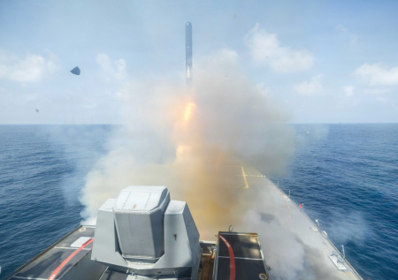 Американские военные потопили иранский эсминец «Джамаран»