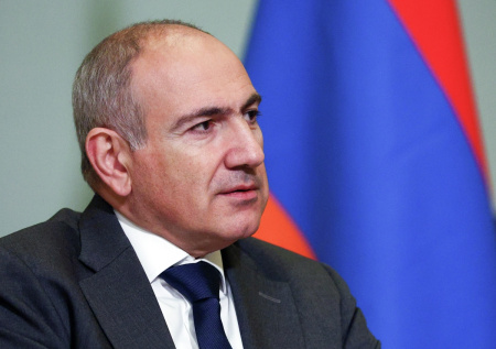 Пашиняна выгнали из магазина во время предвыборной поездки