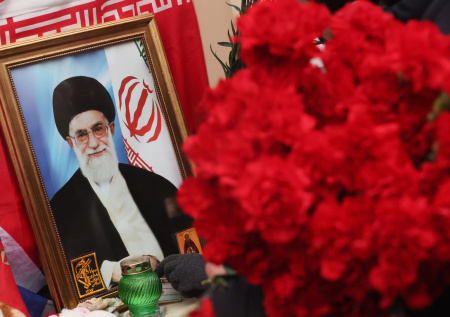 Вдову Хаменеи «похоронили» раньше времени в иранских СМИ