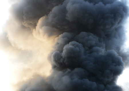 Над зданием дипмиссии США в Кувейте заметили дым