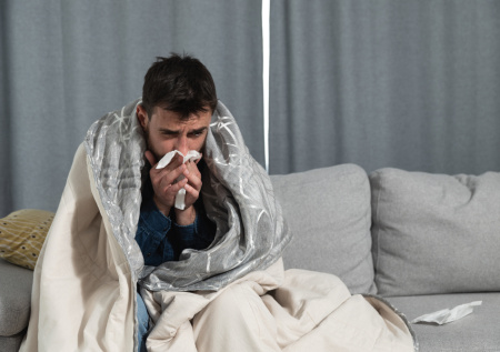 Терапевт рассказал, почему у мужчин тяжелее протекает ОРВИ