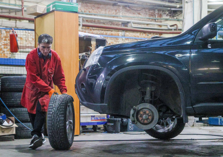 Автомобилистам дали советы, как правильно выбрать летние шины