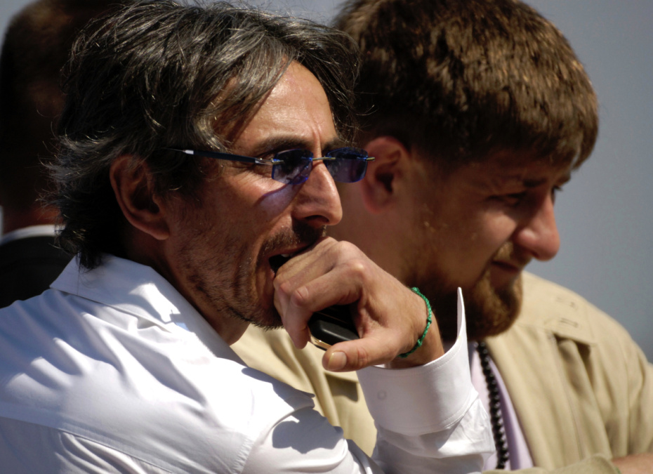 Глава Чечни Рамзан Кадыров и член Совета Федерации от Чеченской Республики Умар Джабраилов во время «Дерби-2007»