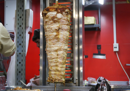 Россияне рассказали о своем отношении к шаурме