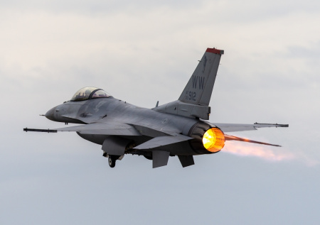 В Кувейте сообщили о поражении нескольких американских самолетов