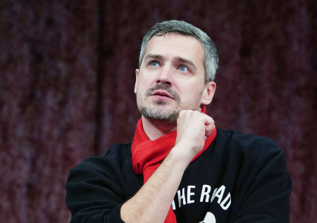 «Букины», мнение об СВО, двое детей: как живет актер Павел Савинков