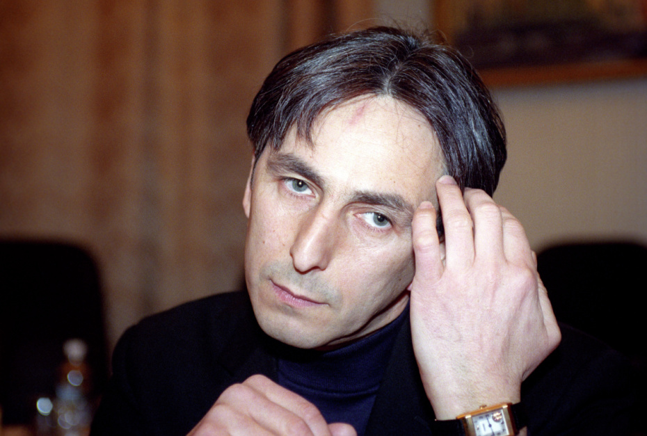 Предприниматель, президент компании «PLAZA Группа» Умар Алиевич Джабраилов — кандидат на пост президента РФ на выборах 26 марта 2000 года