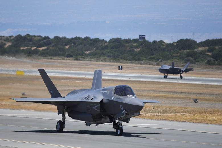 Истребители F-35 на британской авиабазе Акротири