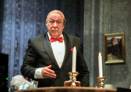 «Он прошел тяжелый путь»: Милонов объяснил ажиотаж вокруг пьесы с Ефремовым