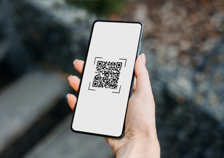 Россиянам рассказали, как не попасться на мошенничество с QR-кодами