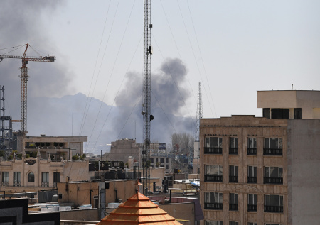 Взрыв прогремел вблизи здания посольства России в Тегеране