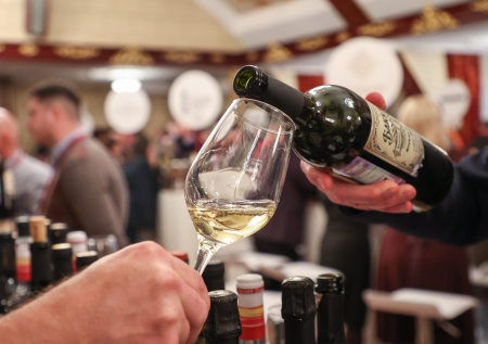 «Преступление против нации»: депутат о пропаганде алкоголя в музыке