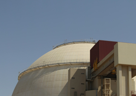 «Гуманитарная катастрофа»: атомщик заявил о рисках взрыва АЭС в Иране