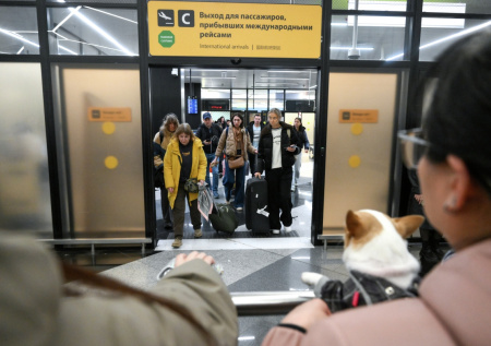 Названо количество россиян, покинувших Ближний Восток