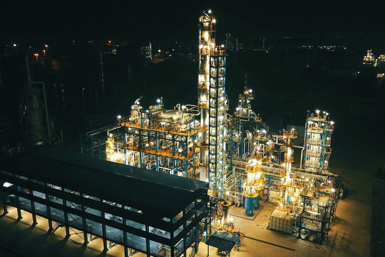 Нефтеперерабатывающий завод в Китае