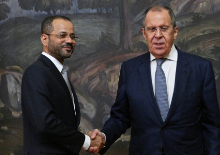 Лавров поблагодарил Оман за помощь в эвакуации россиян из ОАЭ