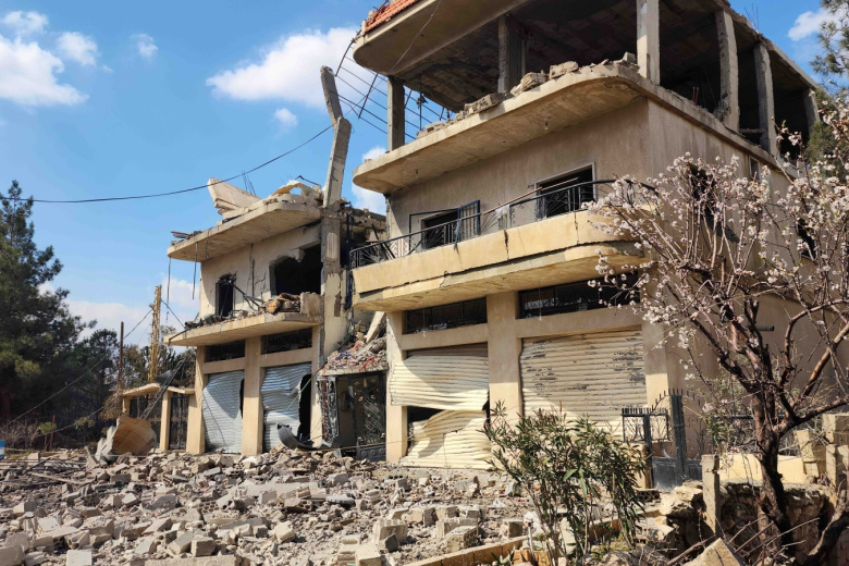 Разрушения, вызванные израильскими авиаударами в городе Хош-эль-Рафка, недалеко от Баальбека на востоке Ливана