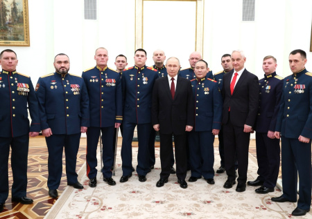 Кириенко раскрыл число национальностей среди награжденных бойцов СВО