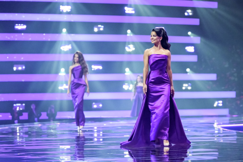 Дефиле конкурсанток из России на церемонии открытия первого международного конкурса красоты «Мисс БРИКС-2026»