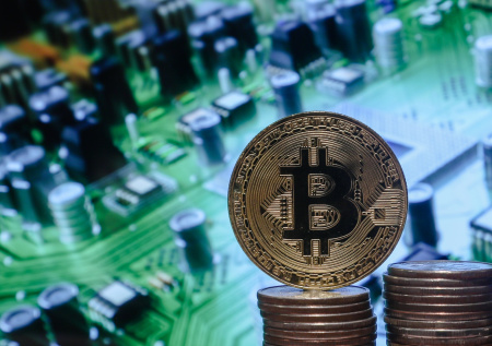 Юрист рассказал, как изменился статус криптовалюты в России