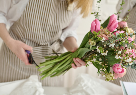 Бизнес-эксперт рассказала, как правильно подобрать букет коллеге