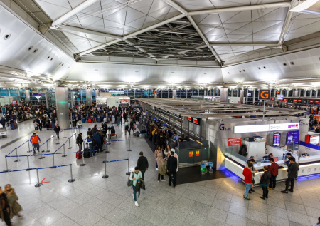 Россиянку-инвалида унизили шутками о ногах в аэропорту Стамбула