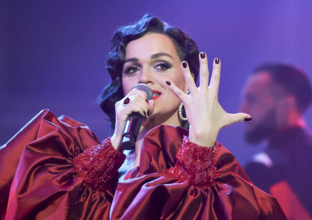 Скандал и рыдания в гримерке: что произошло на концерте Славы в Пензе