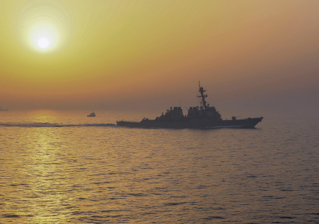 В КСИР подсчитали количество судов, атакованных в Ормузском проливе