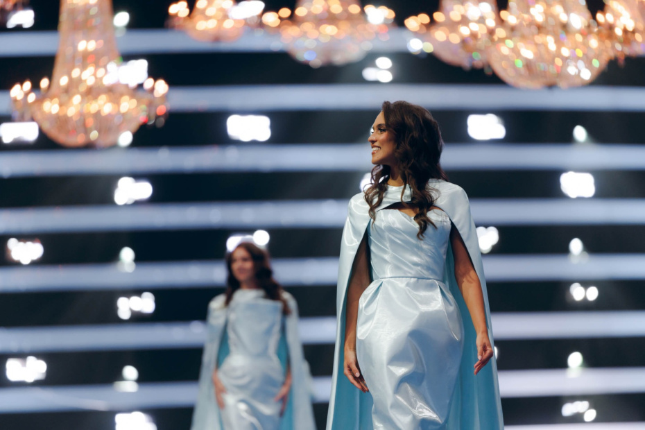 Участницы конкурса «Мисс БРИКС — 2026» на торжественной церемонии открытия